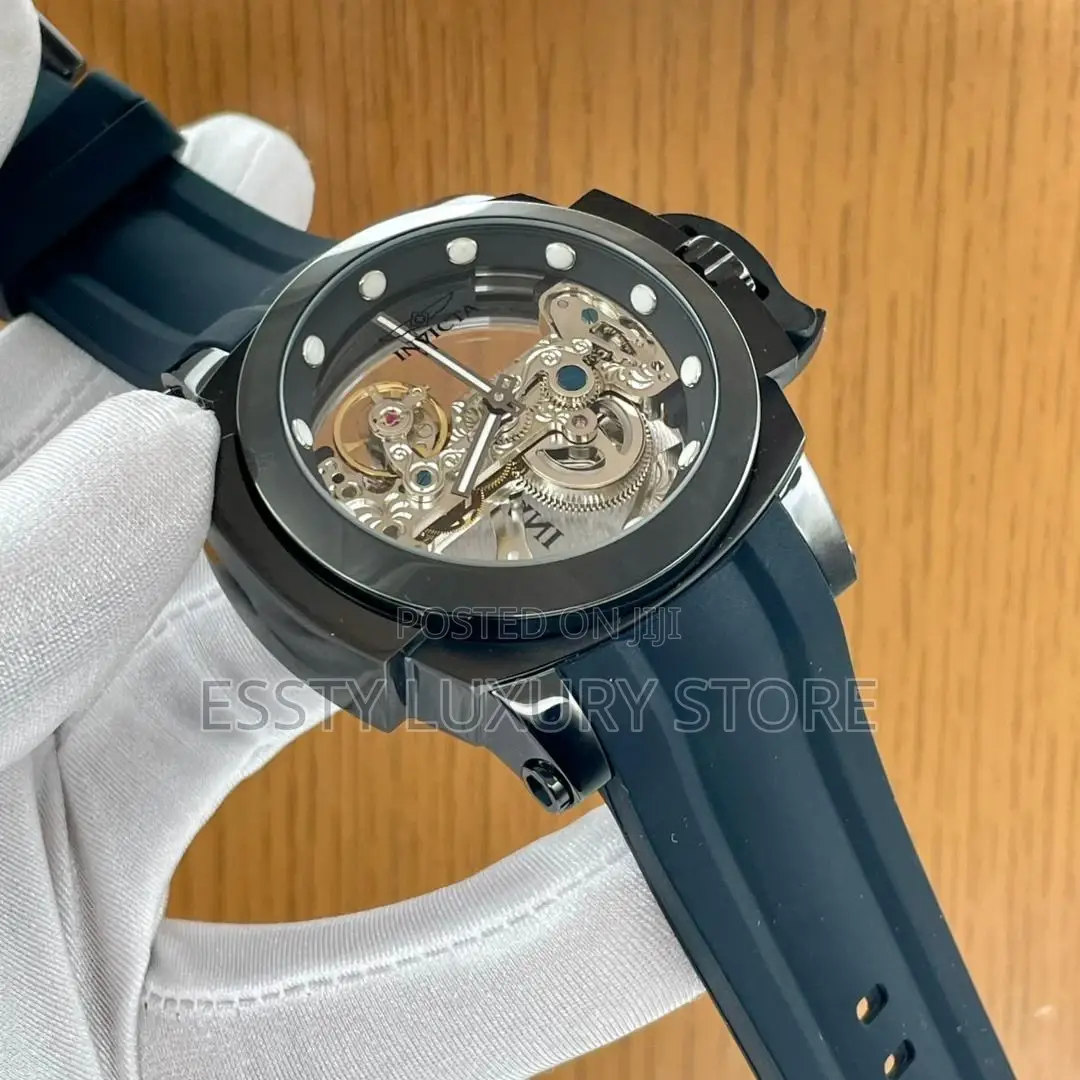 Automatic Engine Invicta Rubber Wristwatch