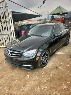 Mercedes-Benz C300 Luxury 4Matic Sedan AWD (3.0L 6cyl 7A) 2011 Black