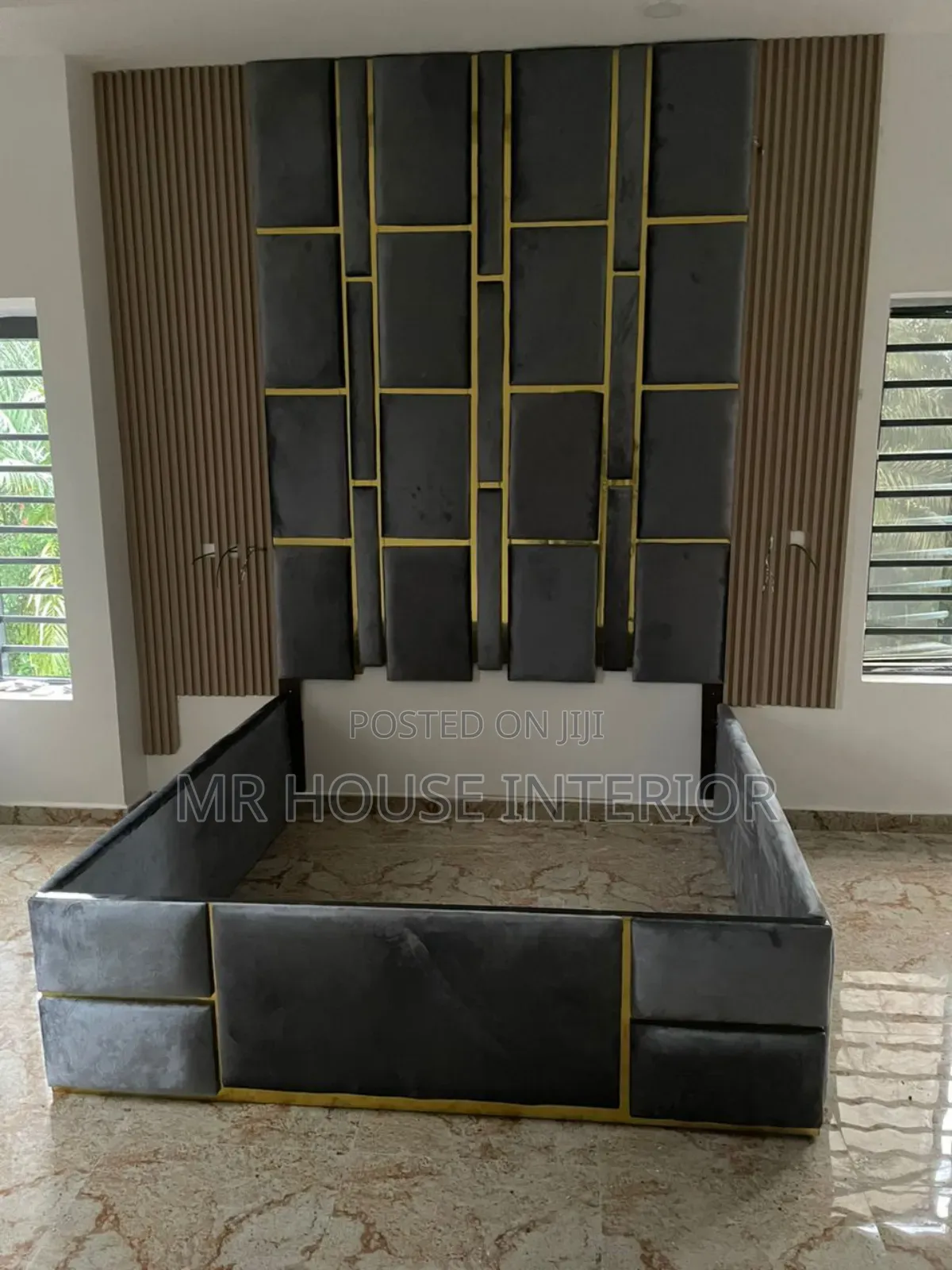 6x6 Full Padded Bed Stand
