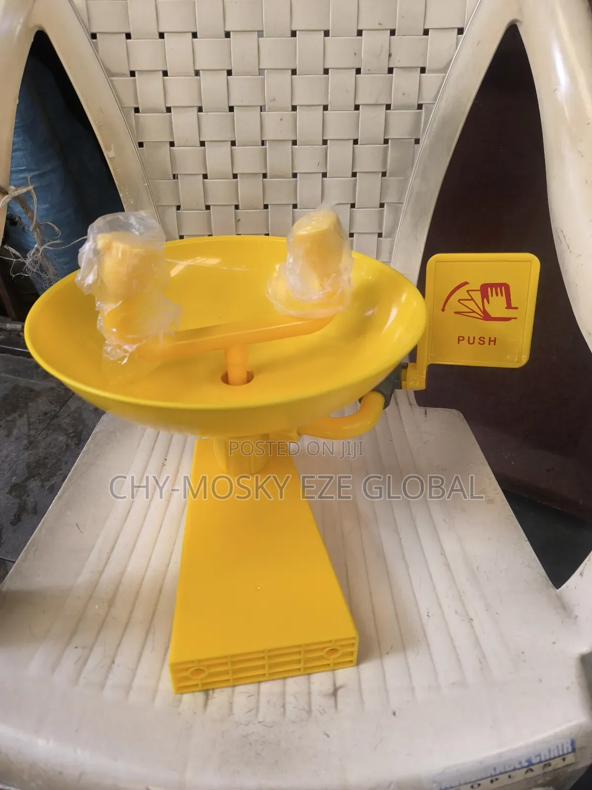 Plastic Wall Mounted Eyewash Station