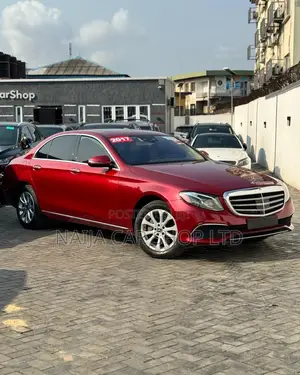 Mercedes-Benz E300 4Matic AWD Sedan (2.0L 4cyl 9A) 2017 Red
