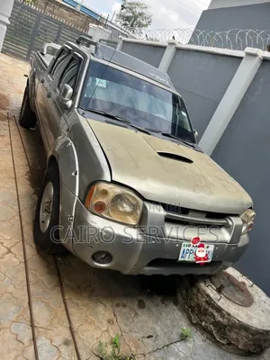 Nissan Frontier Automatic 2005 Gray