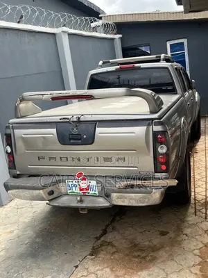 Nissan Frontier Automatic 2005 Gray