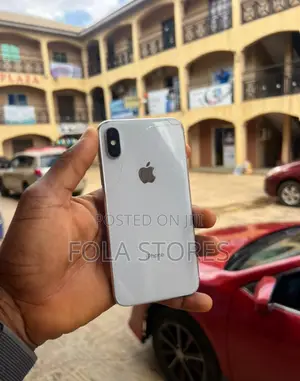 Apple iPhone X 64 GB White
