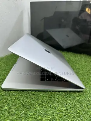 Laptop Apple MacBook Pro 2016 16GB Intel Core Ultra 7 SSD 512GB