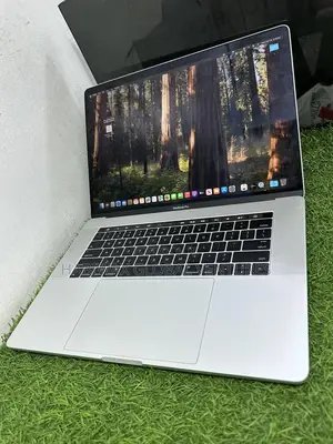 Laptop Apple MacBook Pro 2016 16GB Intel Core Ultra 7 SSD 512GB