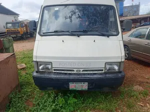 Nissan Caravan (Urvan) 2001 White