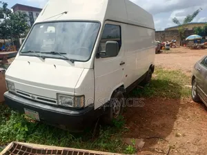 Nissan Caravan (Urvan) 2001 White