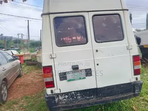 Nissan Caravan (Urvan) 2001 White