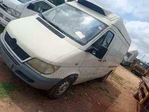 Mercedes-Benz Sprinter 2002 White