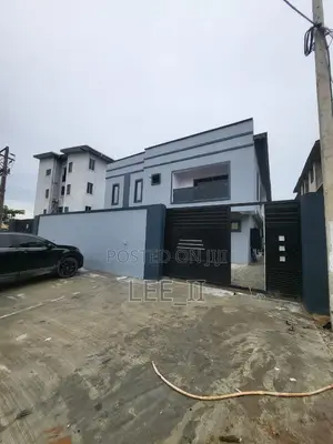 4bdrm Duplex in Igbo-efon for sale