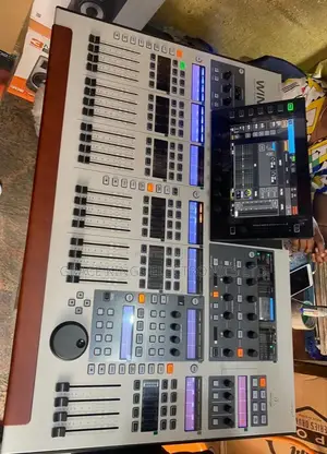 Wing 32 Digital Mixer