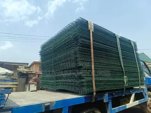 Panel Mesh 2”X4”
Length: 2.4m X 2.7m
(Green and Black 1 Pole / 1 Mesh