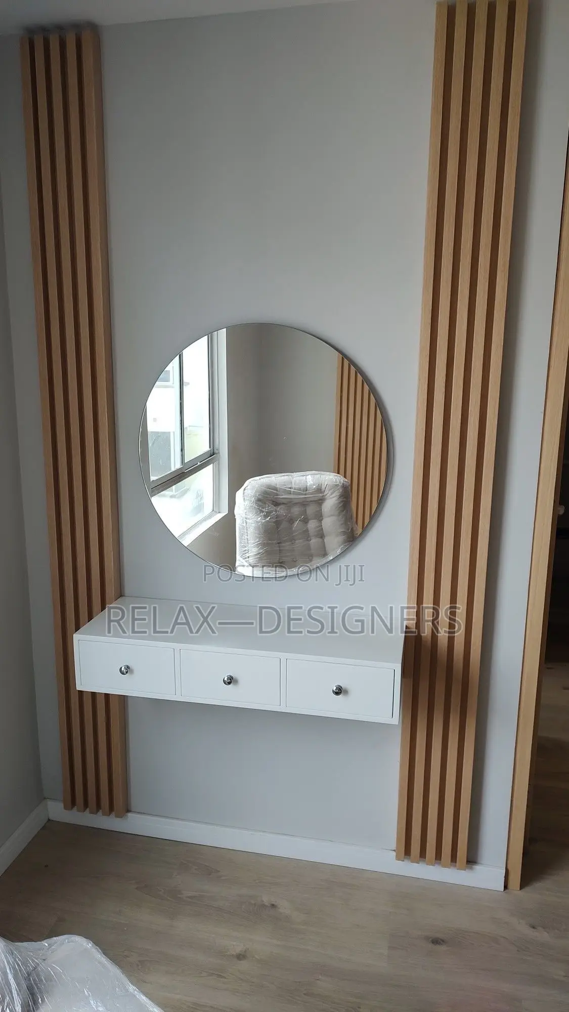 Simple Mirror  Design