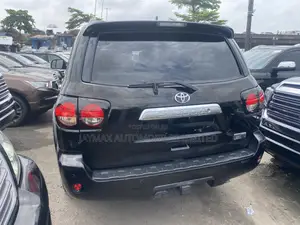 Toyota Sequoia Platinum 4x4 2018 Black