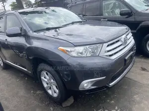 Toyota Highlander Limited 3.5L 2WD 2013 Gray