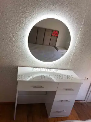 Round Mirror
