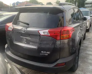 Toyota RAV4 Limited 4dr SUV AWD (2.5L 4cyl 6A) 2014 Gray
