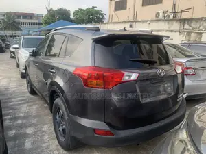 Toyota RAV4 Limited 4dr SUV AWD (2.5L 4cyl 6A) 2014 Gray