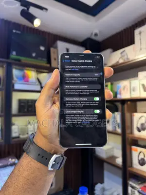 Apple iPhone 11 Pro Max 64 GB Gold