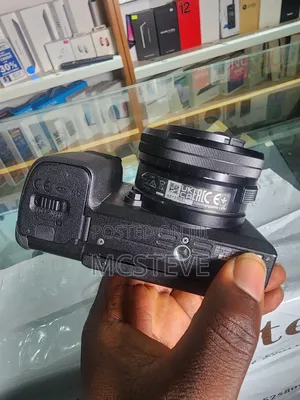 Sony A6400 Mirrorless Camera With 16-50mm E-Mount Lens
