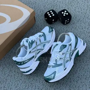 Asics Sneakers 40-46 Available