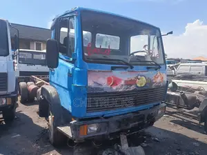 Mercedes Benz 814 Cap and Chassis Truck 7tons