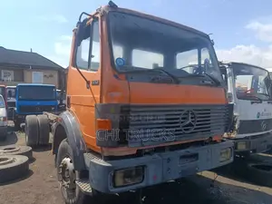 Mercedes Benz 1717 Chassis Truck 10bolt 2002