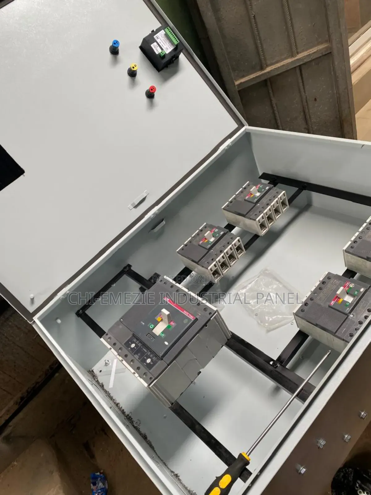 Lv Panel 400amps Incomer 250amps 4 Outgoing