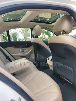 Mercedes-Benz C300 Luxury 4matic Sedan AWD (2.0L 4cyl 7A) 2017 White