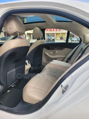 Mercedes-Benz C300 Luxury 4matic Sedan AWD (2.0L 4cyl 7A) 2017 White