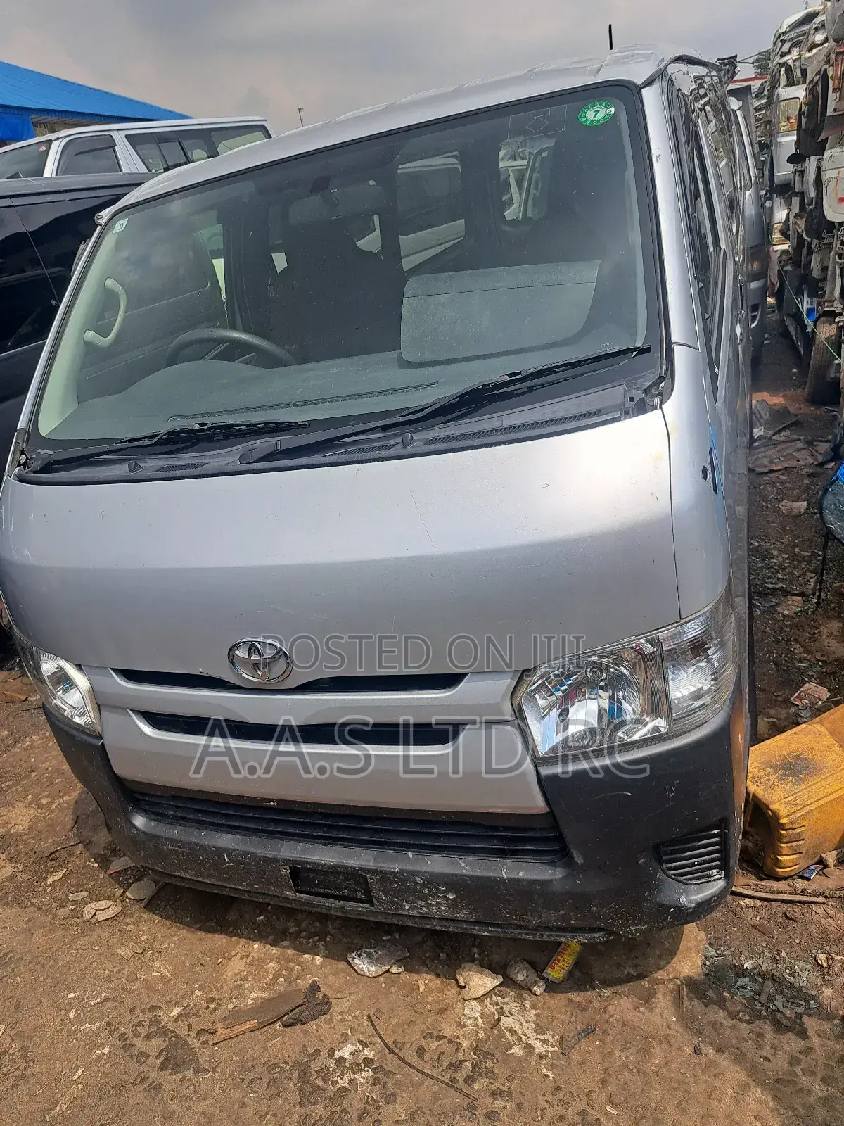 Toyota HiAce 2014 Silver