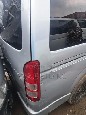 Toyota HiAce 2014 Silver