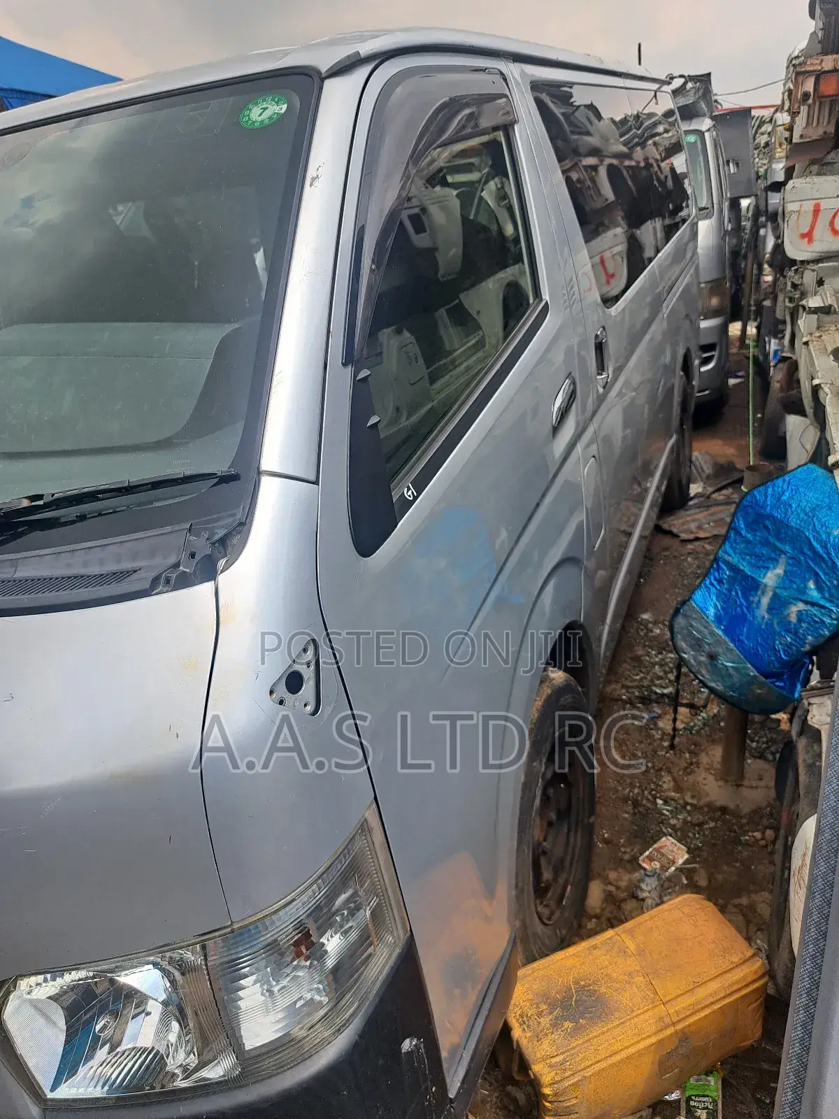 Toyota HiAce 2014 Silver