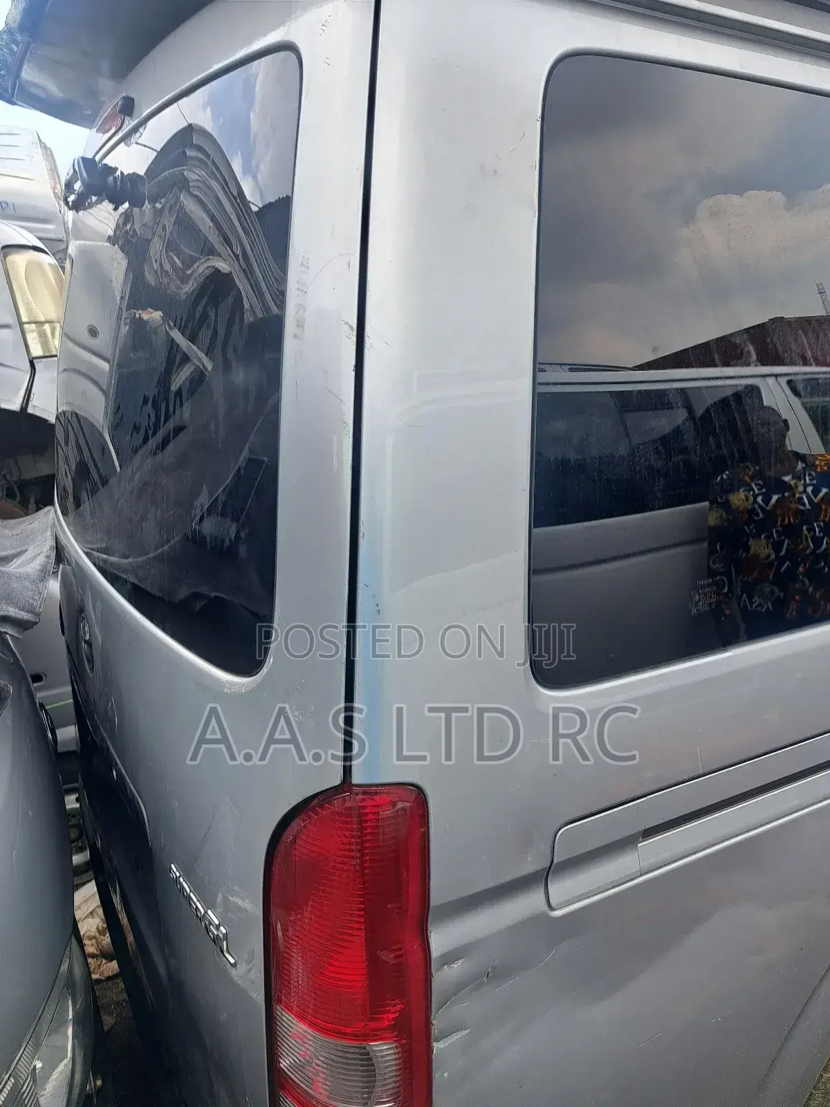 Toyota HiAce 2014 Silver