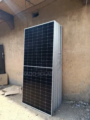 690w Bifacial Grade a Solar Panel