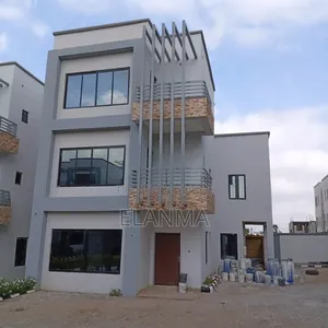 4bdrm Duplex in The Stage Residences, Kaura for sale