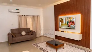 3 Bedrooms Apartment