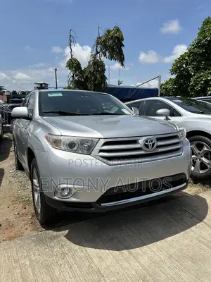 Toyota Highlander Limited 3.5l 4WD 2013 Silver