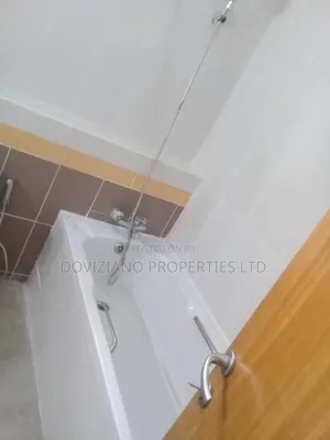 3bdrm Block of Flats in Parkview Estate for rent