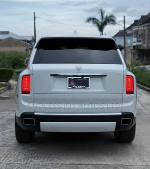 Rolls-Royce Cullinan Base 2021 White