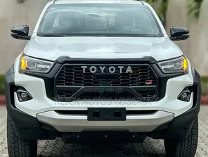 New Toyota Hilux 2023 White