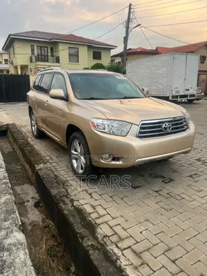 Toyota Highlander Limited 2010 Gold
