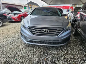 Hyundai Sonata SE 4dr Sedan (2.4L 4cyl 6A) 2015 Gray