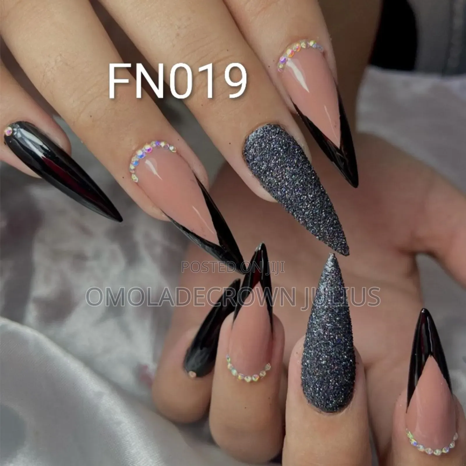Press-on Nails/False Nails