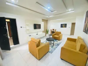 Available 2 Bedroom Apartment