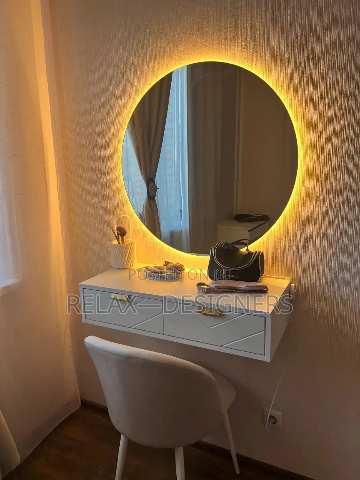 Round Wall Mirror 