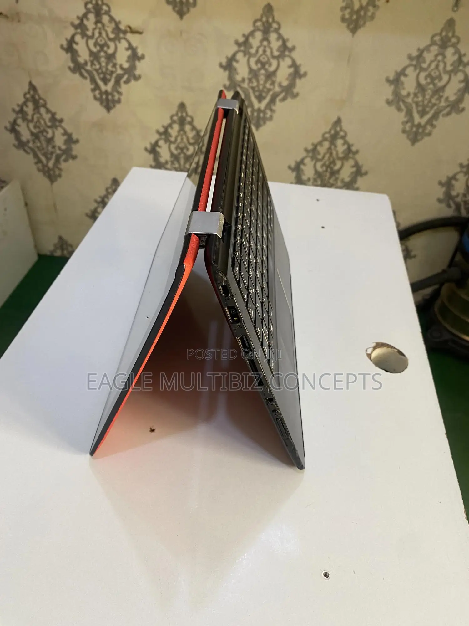 Laptop Lenovo 100e 2GB Intel Celeron SSD 32GB
