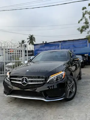 Mercedes-Benz C300 Luxury 4dr AWD 4Matic Sedan (2.0L 4cyl 7A) 2015