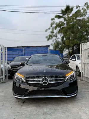 Mercedes-Benz C300 Luxury 4dr AWD 4Matic Sedan (2.0L 4cyl 7A) 2015